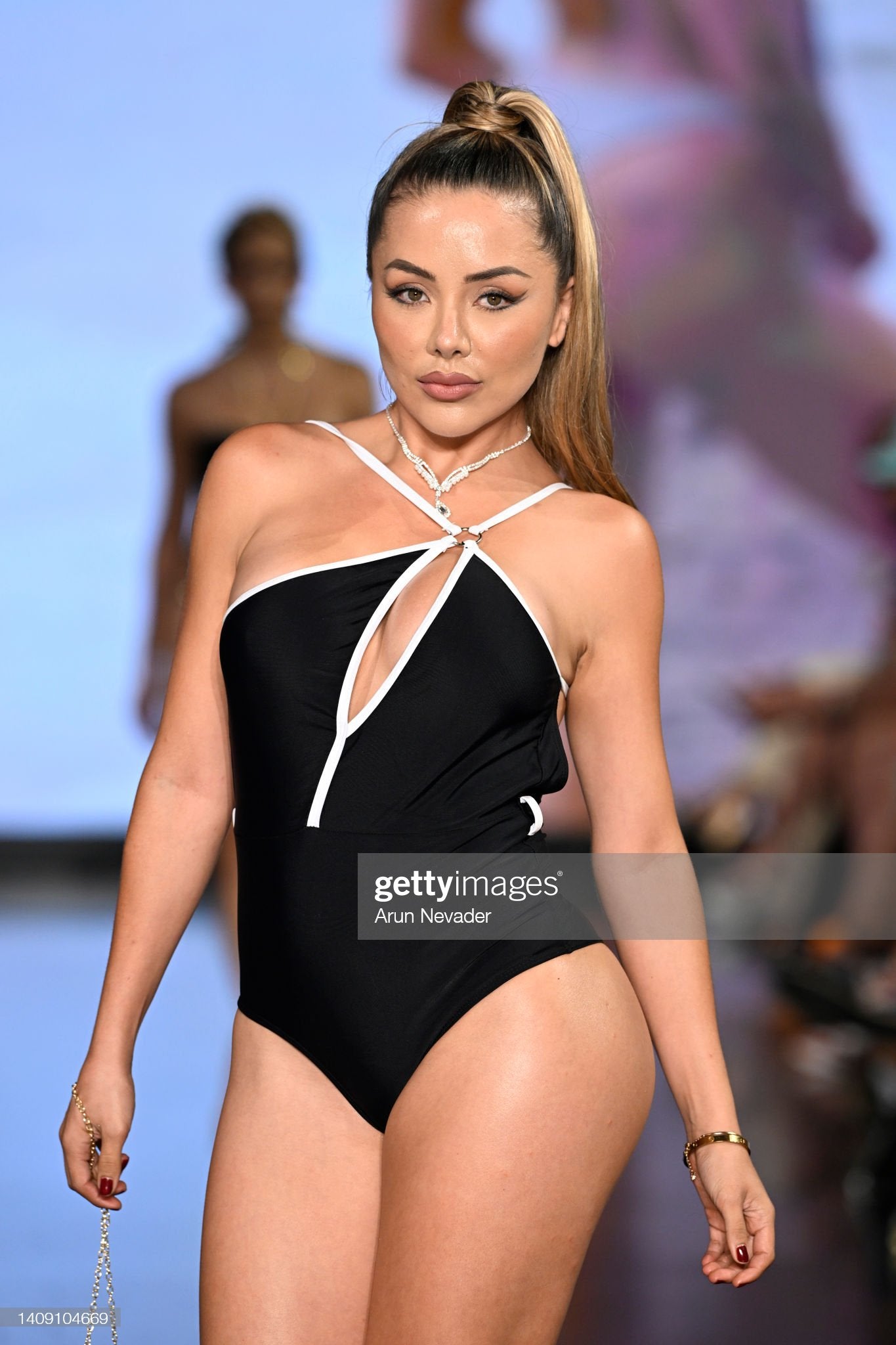 Rich Girl One Piece